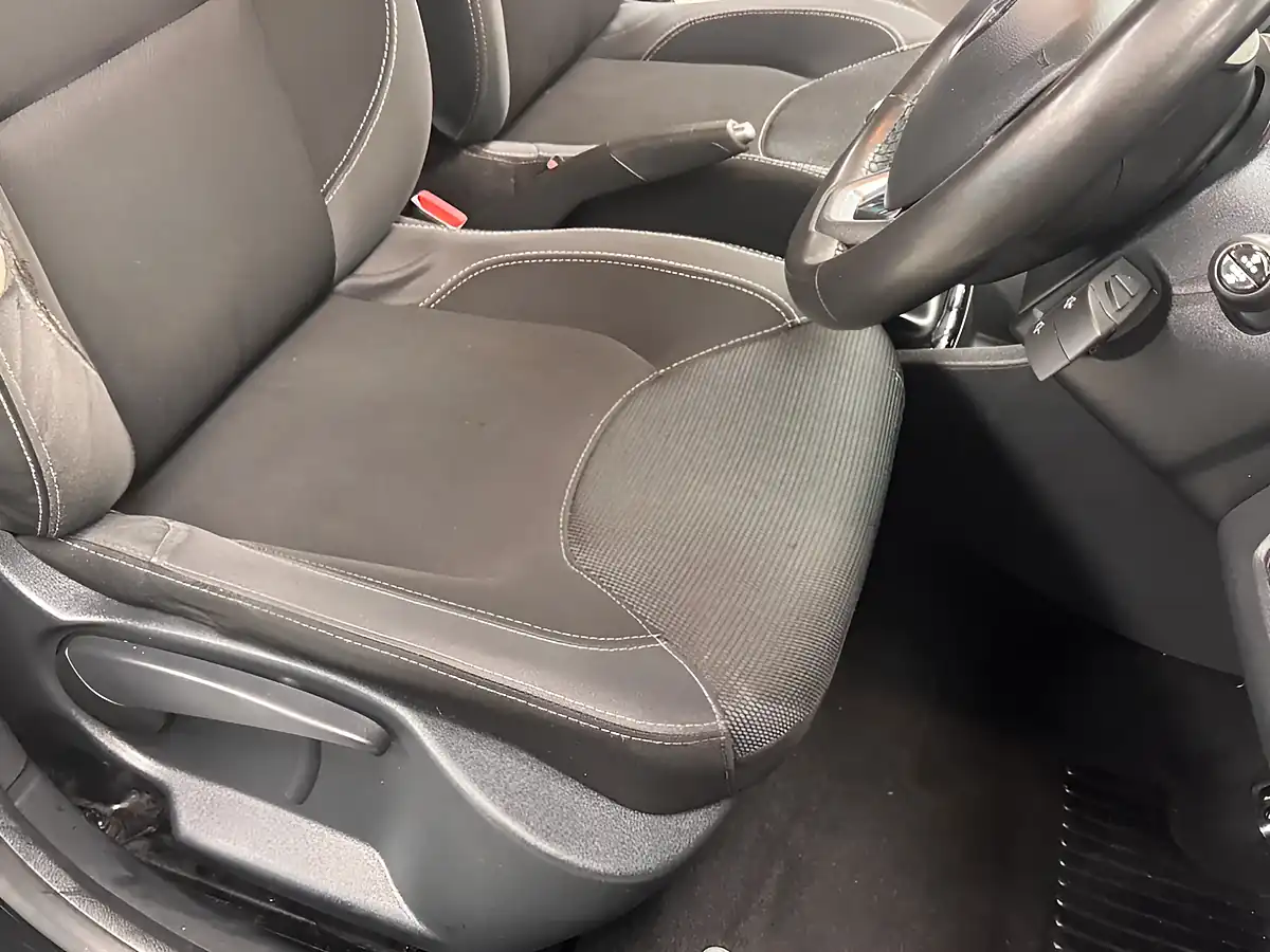 Used 2019 Renault Clio Play Black - Interior and Exterior details 20