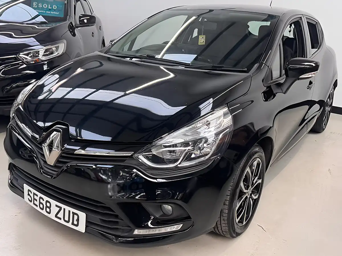 Used 2019 Renault Clio Play Black - Interior and Exterior details 3