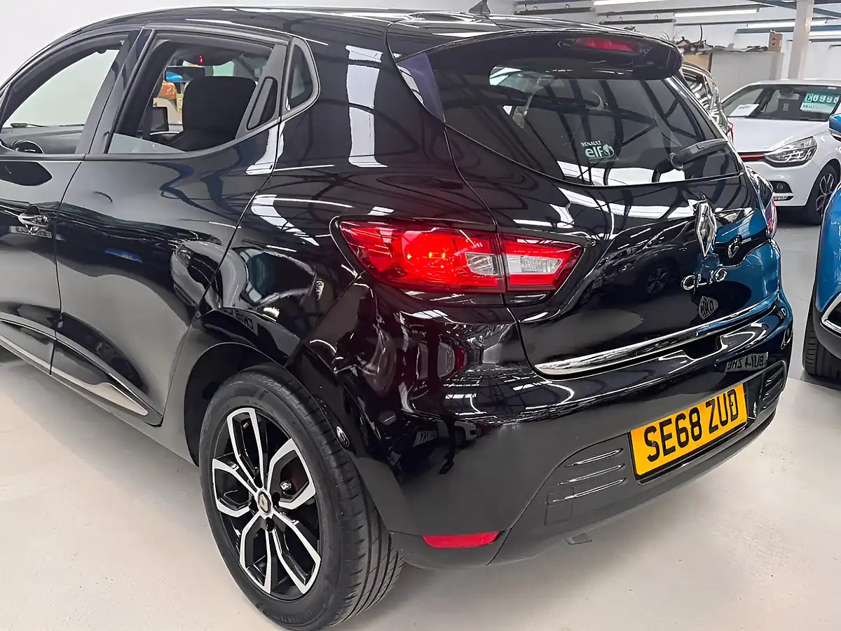 Used 2019 Renault Clio Play Black - Interior and Exterior details 4