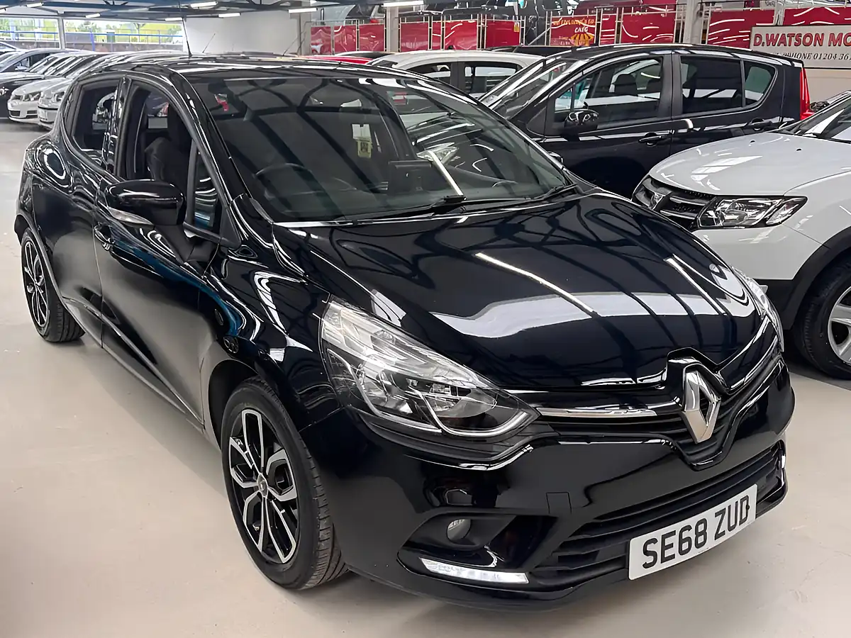 Used 2019 Renault Clio Play Black - Interior and Exterior details 6