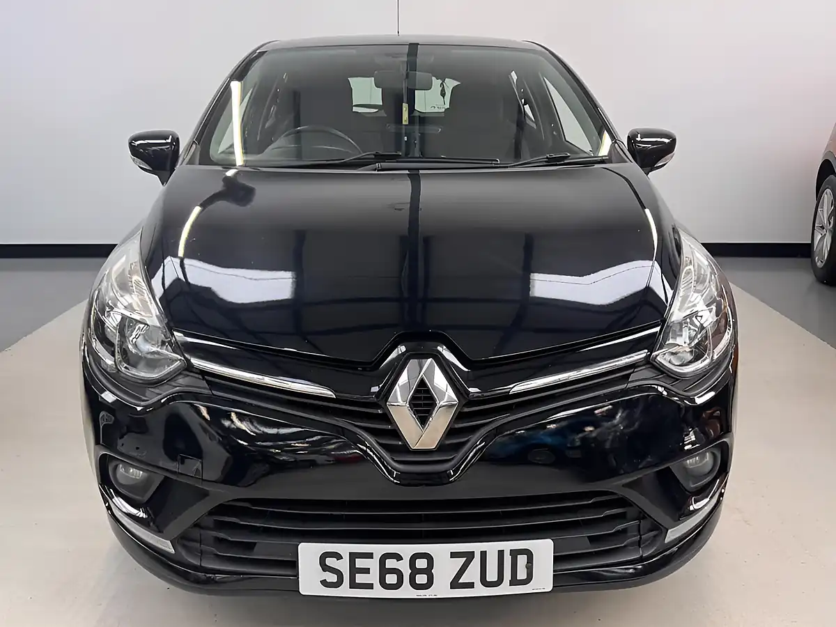 Used 2019 Renault Clio Play Black - Interior and Exterior details 7