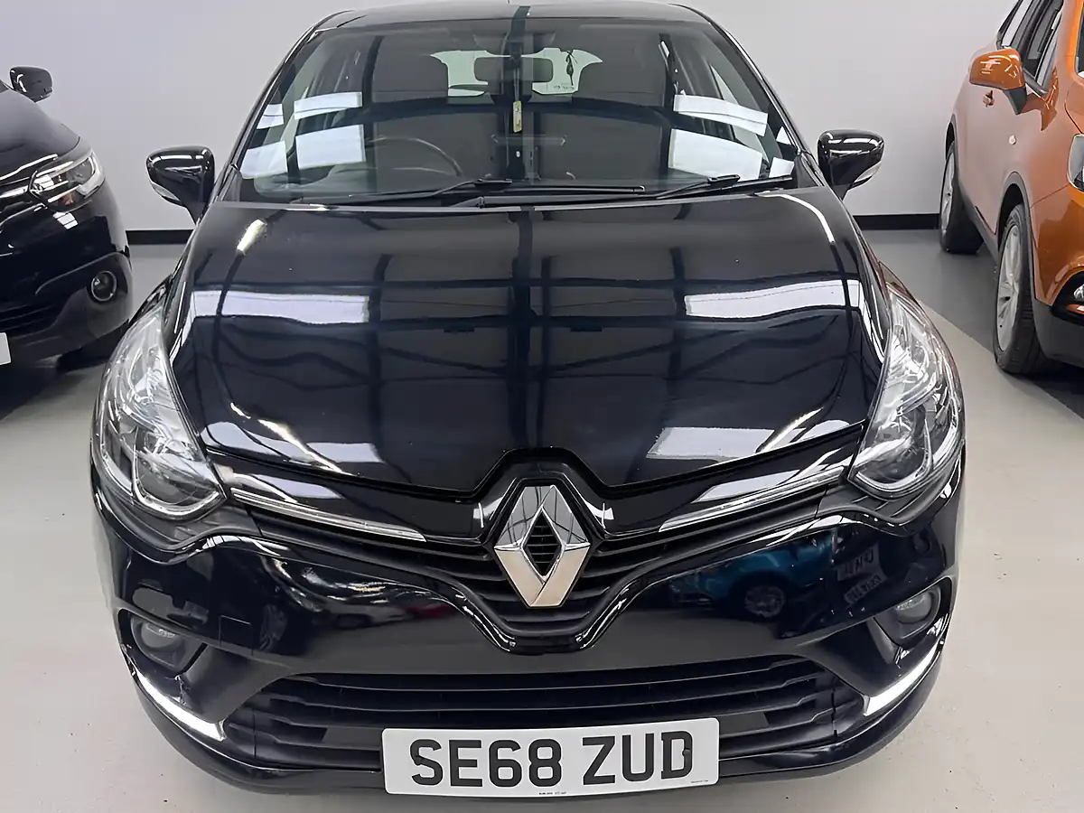 Used 2019 Renault Clio Play Black - Interior and Exterior details 8