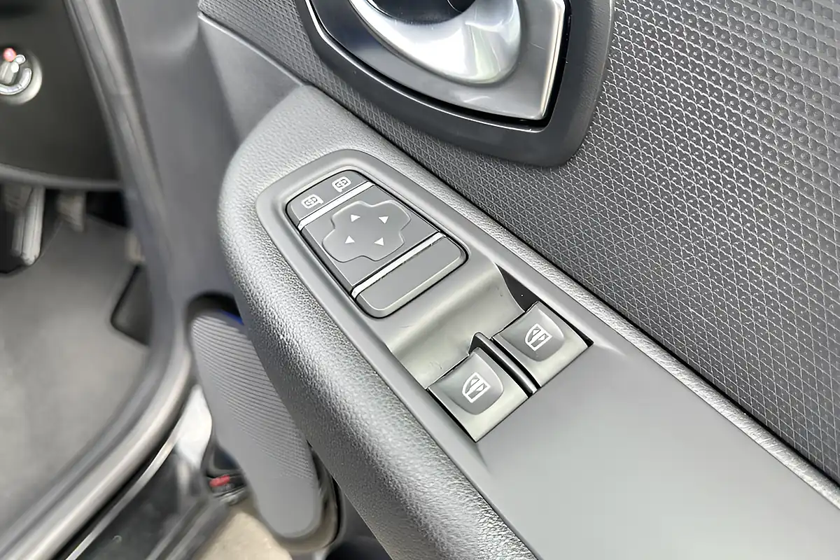 Used 2019 Renault Clio Play Black - Interior and Exterior details 10