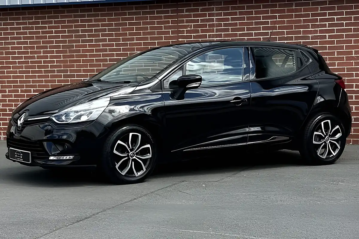 Used 2019 Renault Clio Play Black - Interior and Exterior details 19