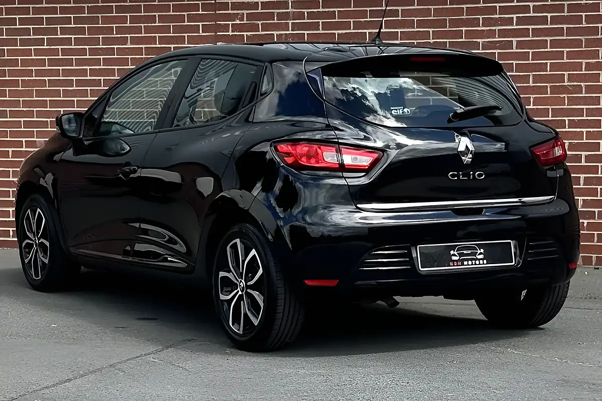 Used 2019 Renault Clio Play Black - Interior and Exterior details 2