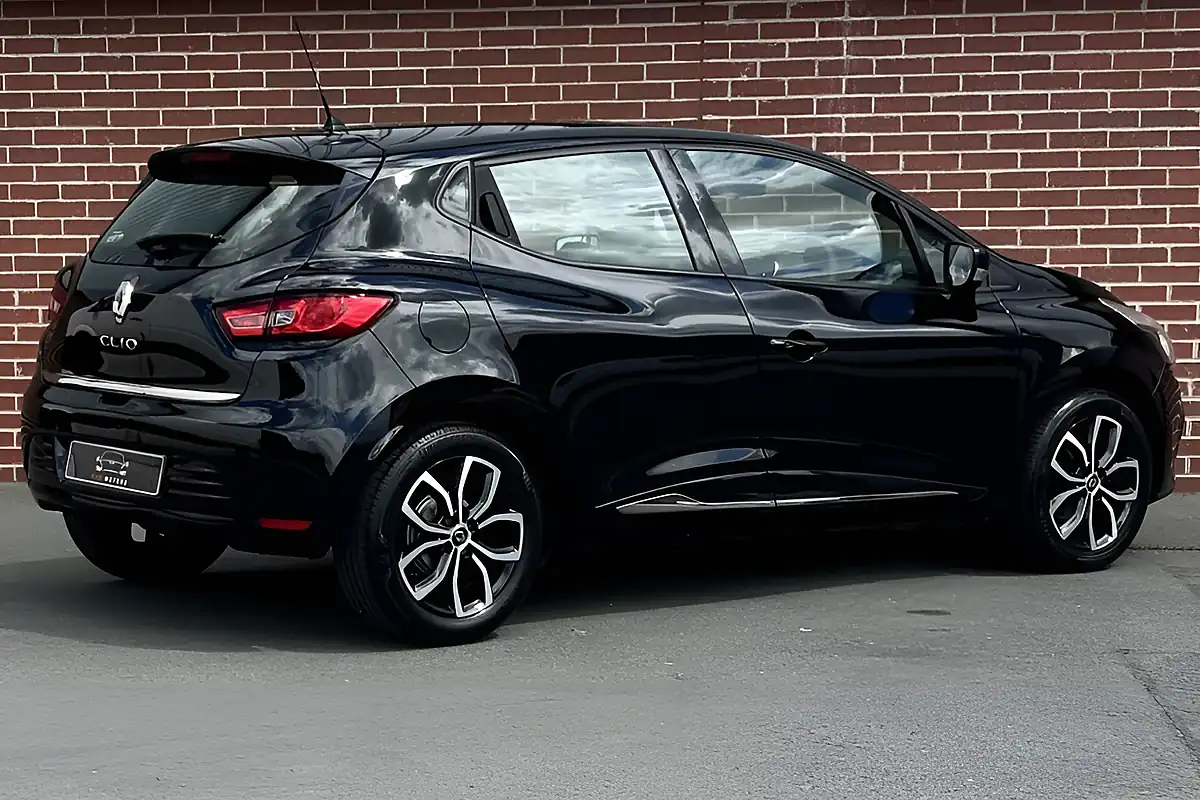 Used 2019 Renault Clio Play Black - Interior and Exterior details 20