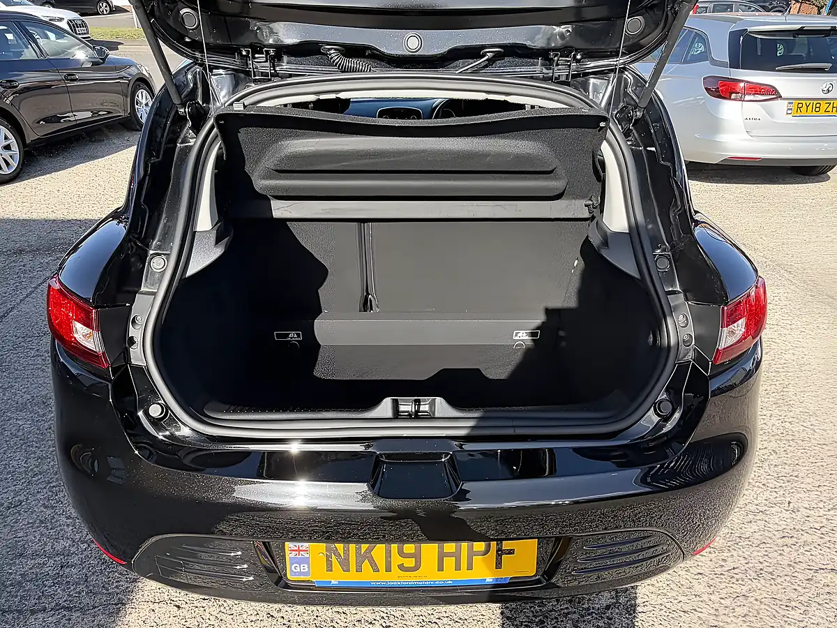 Used 2019 Renault Clio Play Black Metallic - Interior and Exterior details 16