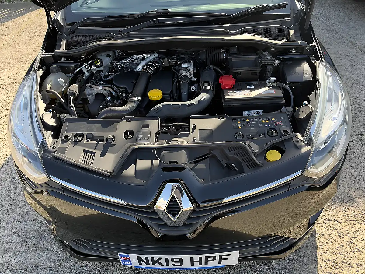 Used 2019 Renault Clio Play Black Metallic - Interior and Exterior details 18