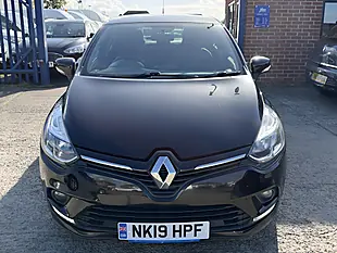 Used 2019 Renault Clio Play Black Metallic - Interior and Exterior details 19