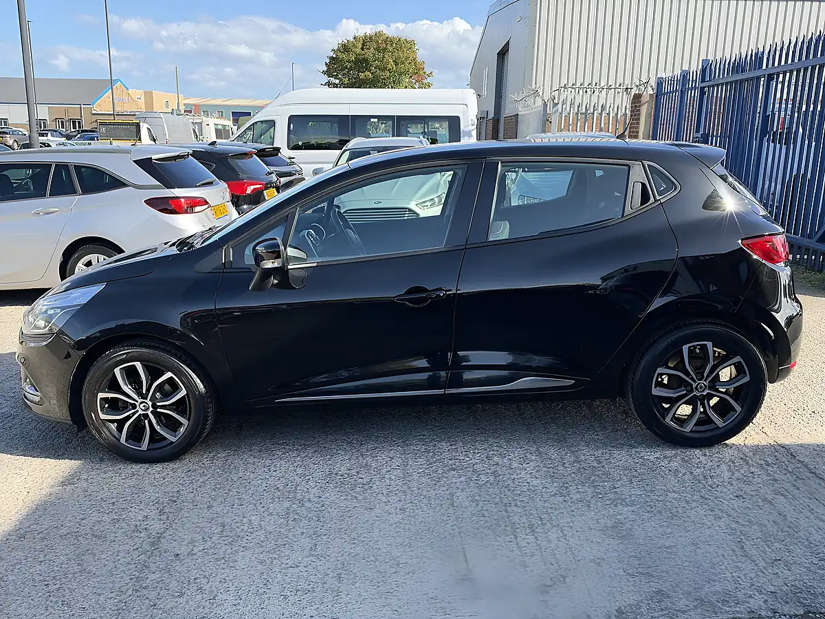Used 2019 Renault Clio Play Black Metallic - Interior and Exterior details 9