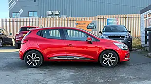 Used 2019 Renault Clio Play Red - Interior and Exterior details 17