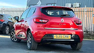 Used 2019 Renault Clio Play Red - Interior and Exterior details 4