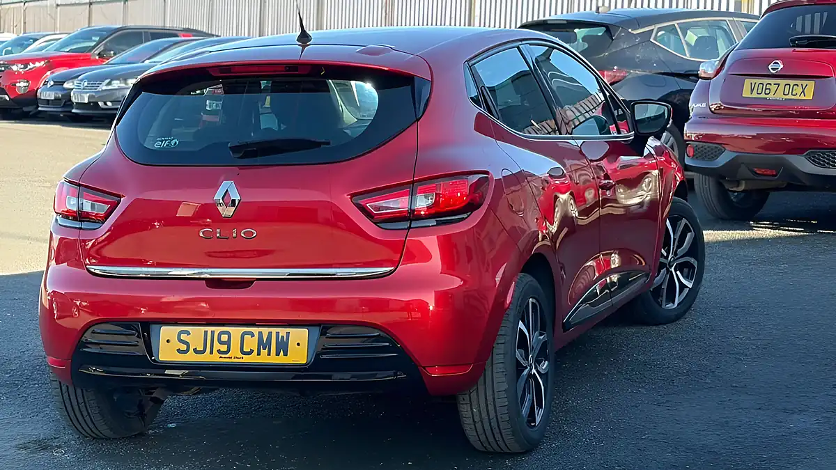 Used 2019 Renault Clio Play Red - Interior and Exterior details 6