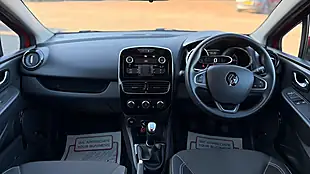 Used 2019 Renault Clio Play Red - Interior and Exterior details 7