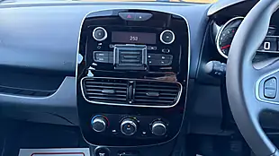 Used 2019 Renault Clio Play Red - Interior and Exterior details 8