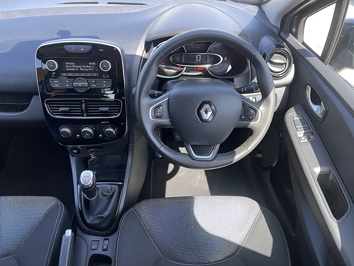 Used 2019 Renault Clio Play Titanium Grey Met - Interior and Exterior details 11