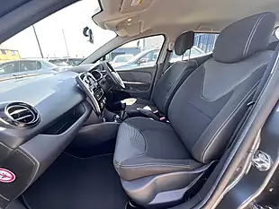 Used 2019 Renault Clio Play Titanium Grey Met - Interior and Exterior details 14