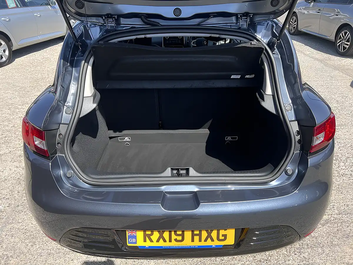Used 2019 Renault Clio Play Titanium Grey Met - Interior and Exterior details 17