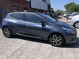 Used 2019 Renault Clio Play Titanium Grey Met - Interior and Exterior details 5