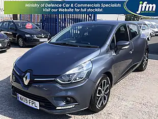 Used 2019 Renault Clio Play Titanium Grey Metallic - Interior and Exterior details 10