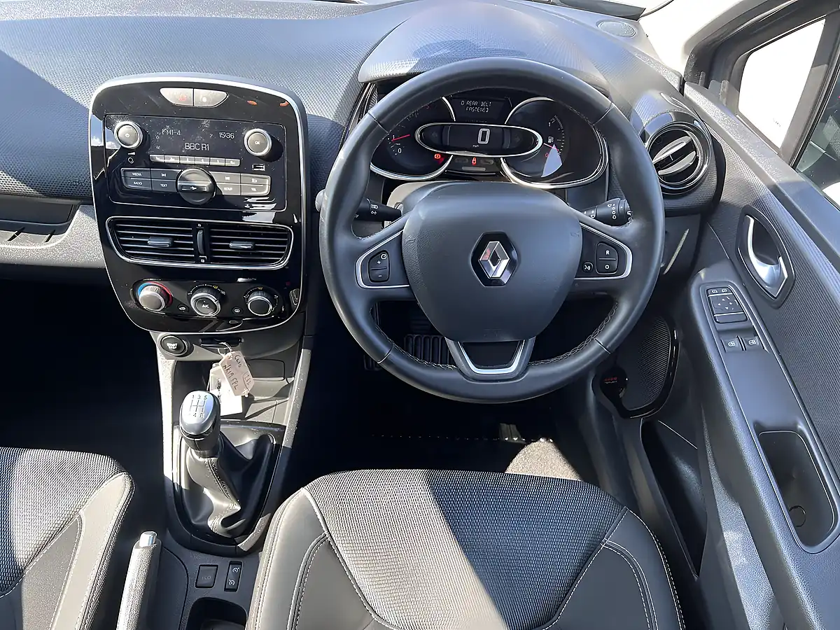 Used 2019 Renault Clio Play Titanium Grey Metallic - Interior and Exterior details 11