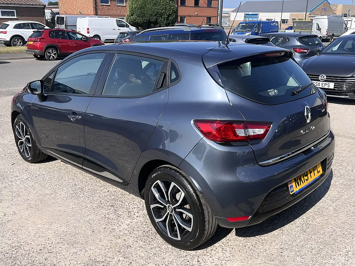 Used 2019 Renault Clio Play Titanium Grey Metallic - Interior and Exterior details 8