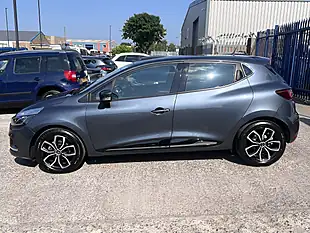 Used 2019 Renault Clio Play Titanium Grey Metallic - Interior and Exterior details 9