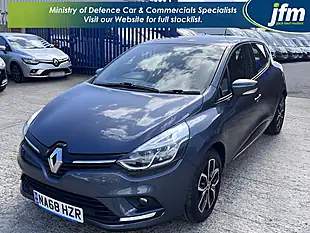 Used 2019 Renault Clio Play Titanium Grey Metallic - Interior and Exterior details 10