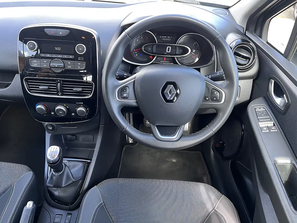Used 2019 Renault Clio Play Titanium Grey Metallic - Interior and Exterior details 11