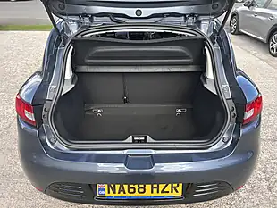 Used 2019 Renault Clio Play Titanium Grey Metallic - Interior and Exterior details 17