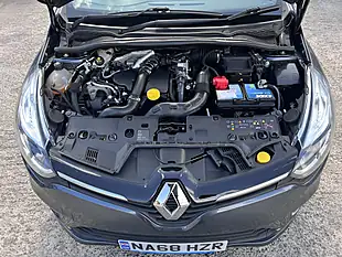 Used 2019 Renault Clio Play Titanium Grey Metallic - Interior and Exterior details 20