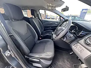 Used 2019 Renault Clio Play Titanium Grey Metallic - Interior and Exterior details 3