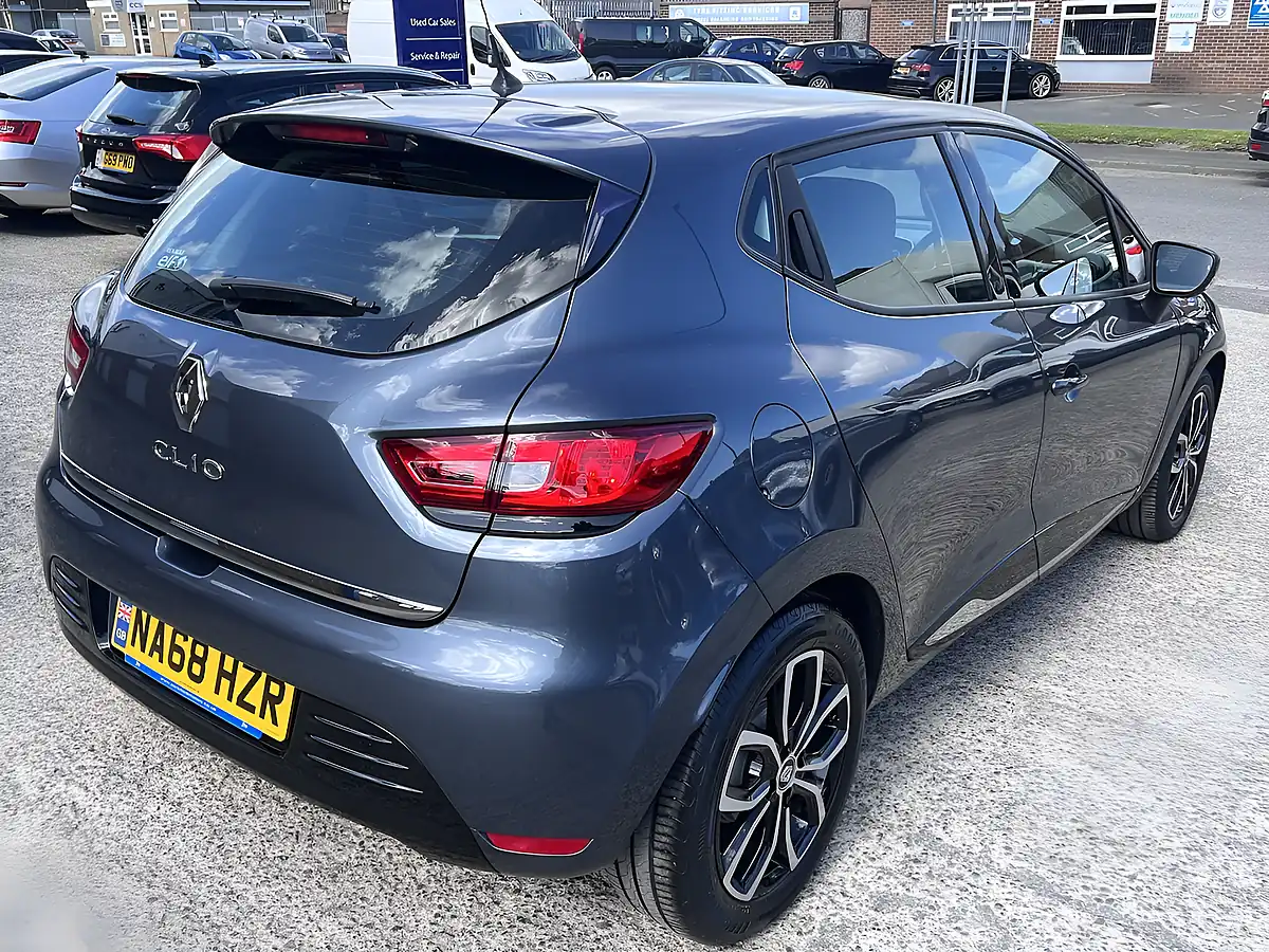 Used 2019 Renault Clio Play Titanium Grey Metallic - Interior and Exterior details 6