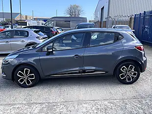 Used 2019 Renault Clio Play Titanium Grey Metallic - Interior and Exterior details 9