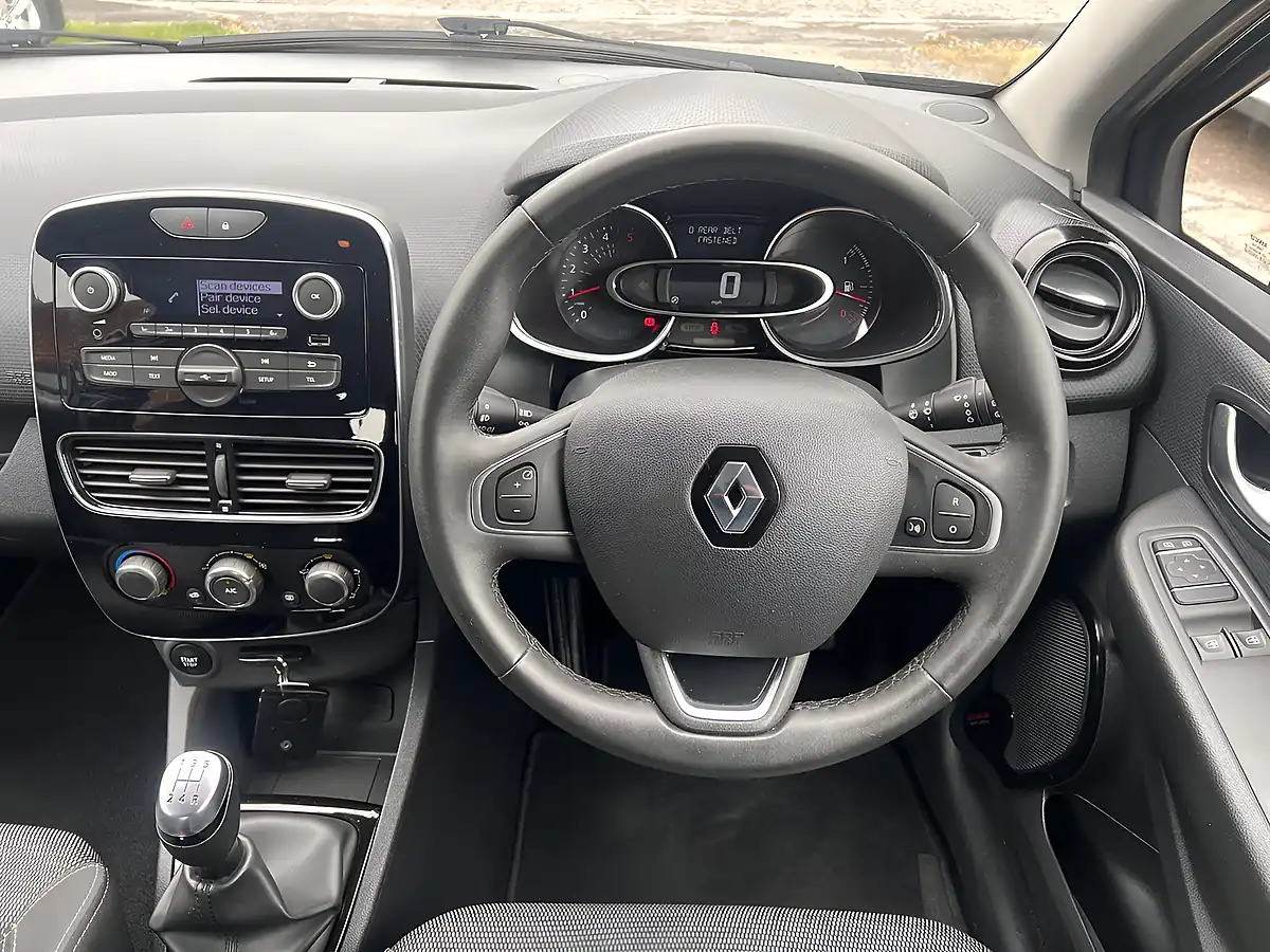 Used 2019 Renault Clio Play Titanium Grey Metallic - Interior and Exterior details 11