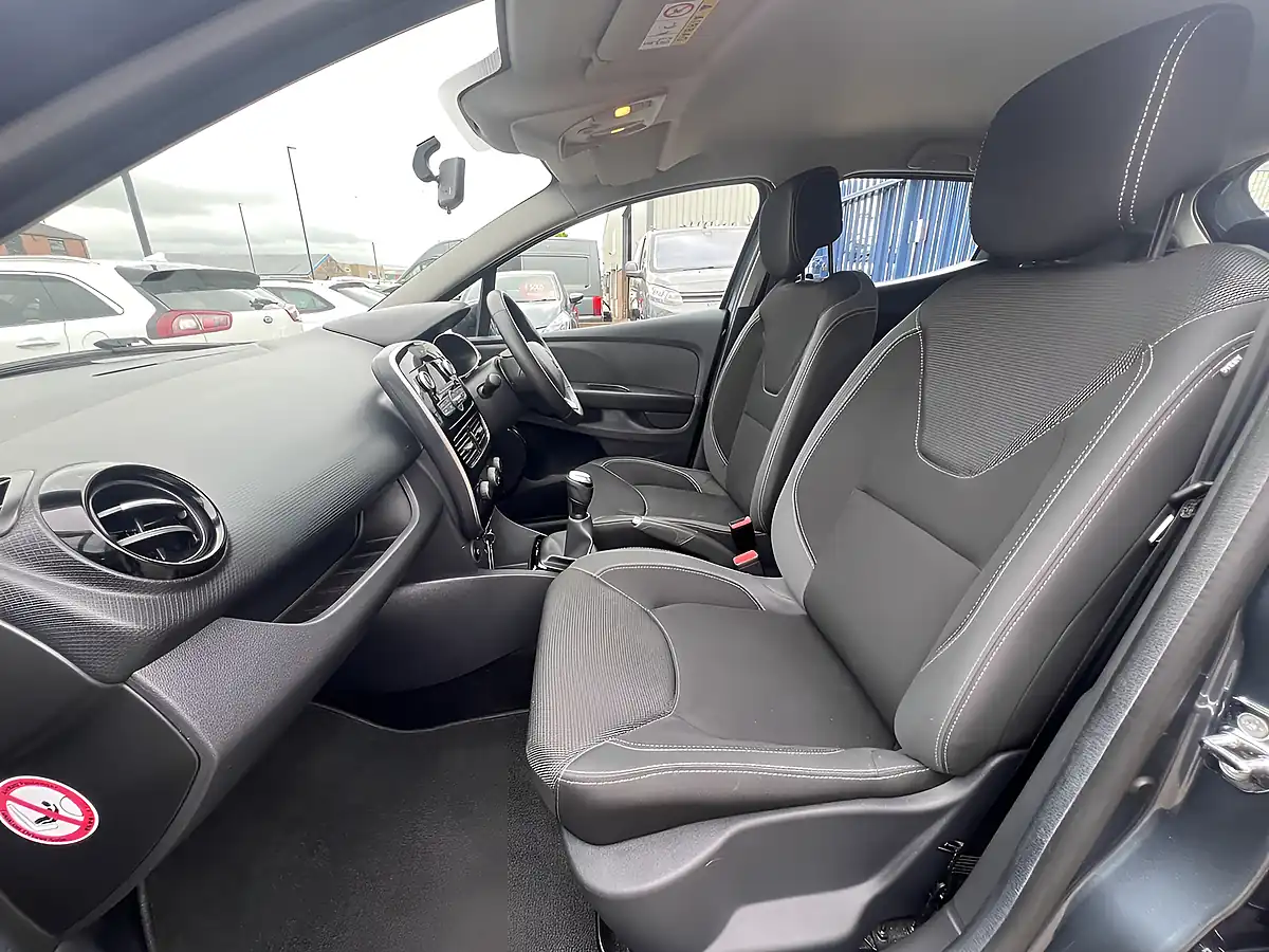 Used 2019 Renault Clio Play Titanium Grey Metallic - Interior and Exterior details 14