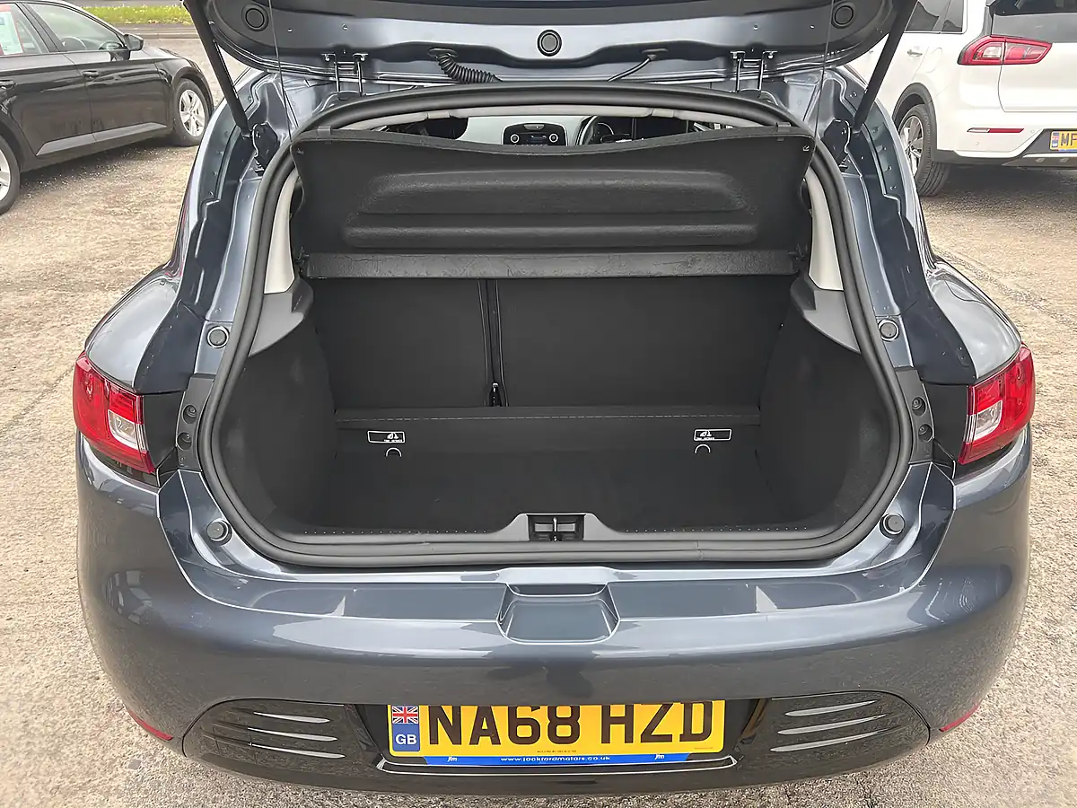 Used 2019 Renault Clio Play Titanium Grey Metallic - Interior and Exterior details 17
