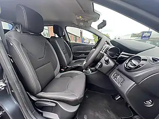 Used 2019 Renault Clio Play Titanium Grey Metallic - Interior and Exterior details 3