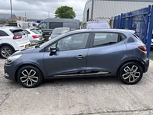 Used 2019 Renault Clio Play Titanium Grey Metallic - Interior and Exterior details 9