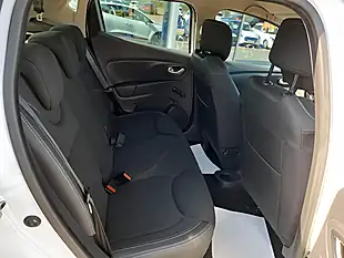 Used 2019 Renault Clio Play White - Interior and Exterior details 11