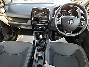Used 2019 Renault Clio Play White - Interior and Exterior details 12