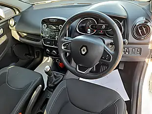 Used 2019 Renault Clio Play White - Interior and Exterior details 15