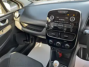 Used 2019 Renault Clio Play White - Interior and Exterior details 16