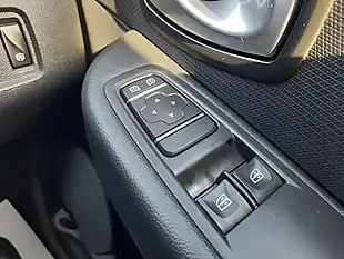 Used 2019 Renault Clio Play White - Interior and Exterior details 17