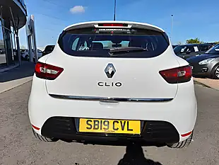 Used 2019 Renault Clio Play White - Interior and Exterior details 6