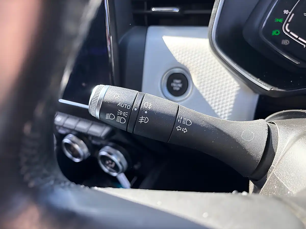Used 2019 Renault Clio S Edition Blue - Interior and Exterior details 18