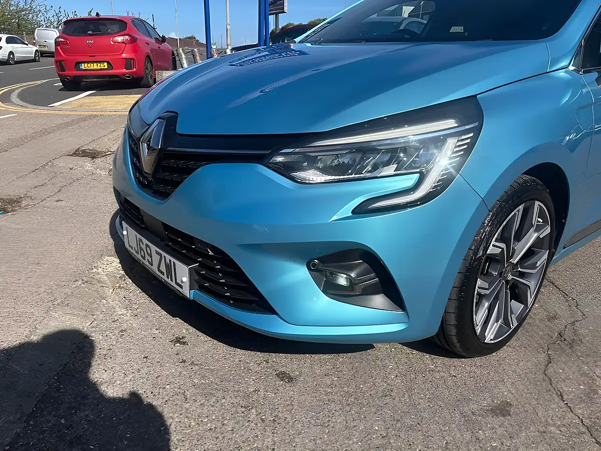 Used 2019 Renault Clio S Edition Blue - Interior and Exterior details 8