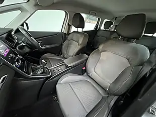 Used 2019 Renault Grand Scenic Iconic Silver - Interior and Exterior details 12