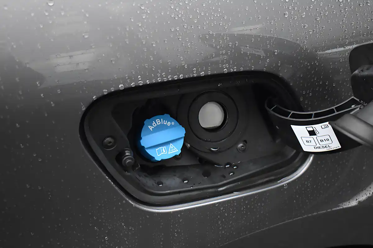 Used 2019 Renault Grand Scenic Signature Oyster Grey - Interior and Exterior details 11