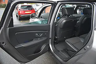 Used 2019 Renault Grand Scenic Signature Oyster Grey - Interior and Exterior details 13